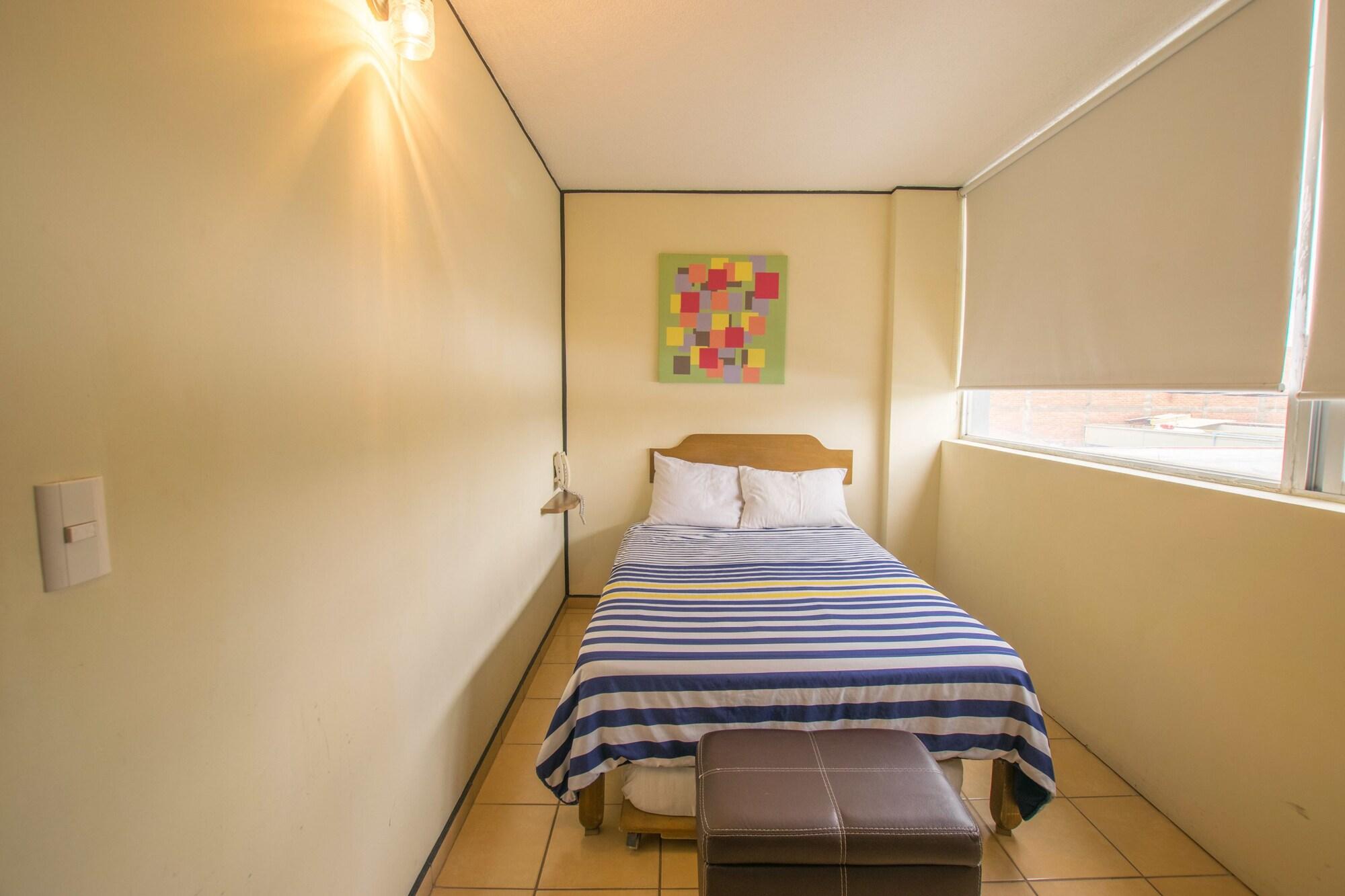 Hotel Mateos 1215 León Kültér fotó
