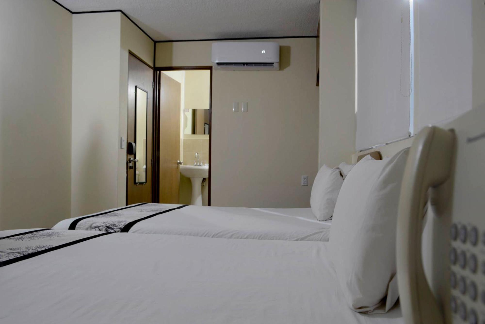 Hotel Mateos 1215 León Kültér fotó