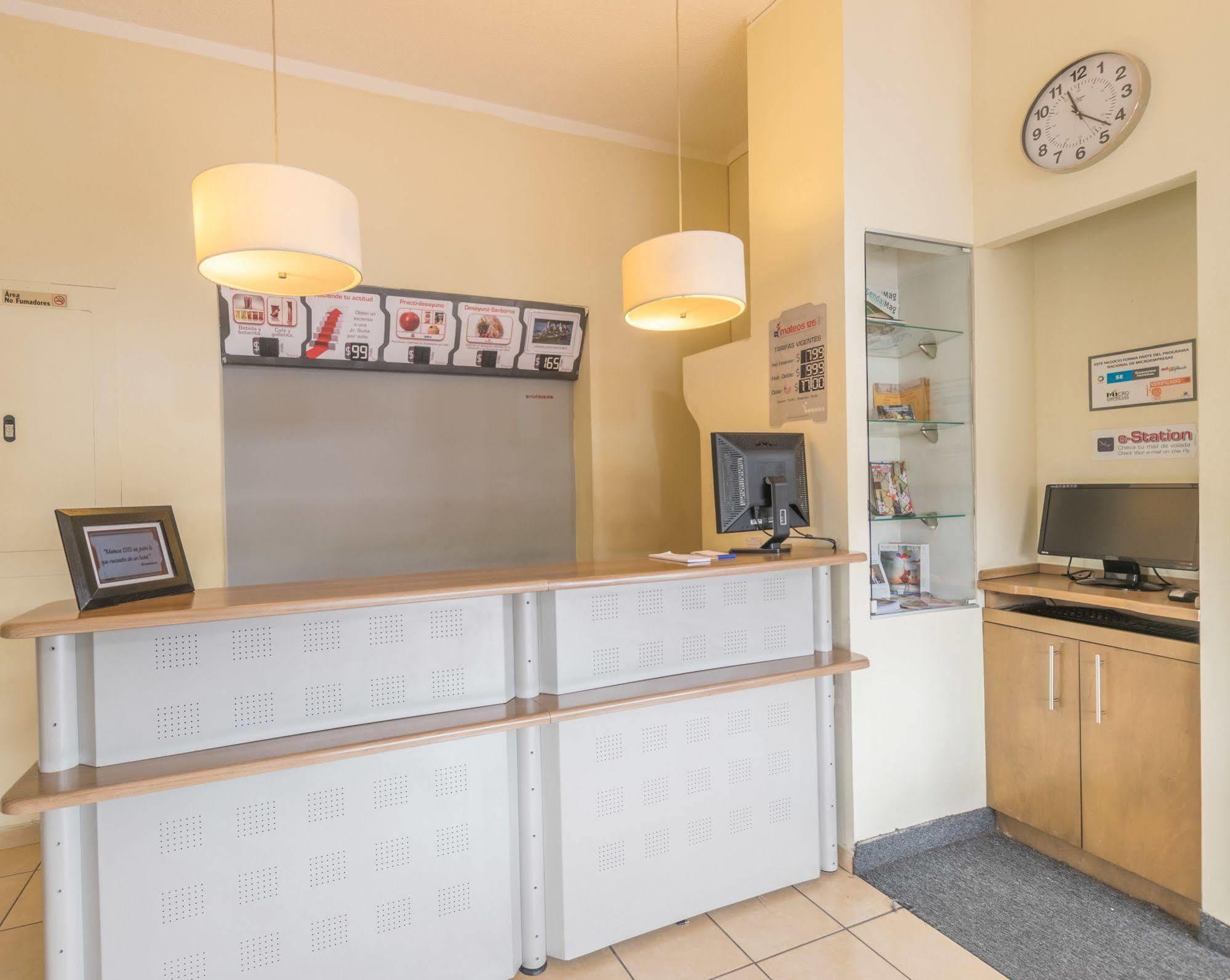 Hotel Mateos 1215 León Kültér fotó
